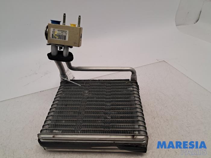 Usagé Radiateur clim Fiat 500 (312) 0.9 TwinAir 85 Prix € 150,00 Règlement à la marge proposé par Maresia Parts