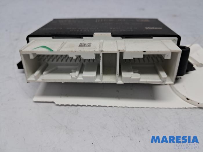 Begagnade PDC-modul Peugeot 208 II (UB/UH/UP) 1.2 Vti 12V PureTech 75 Pris € 45,00 Marginaltabell erbjuds av Maresia Parts