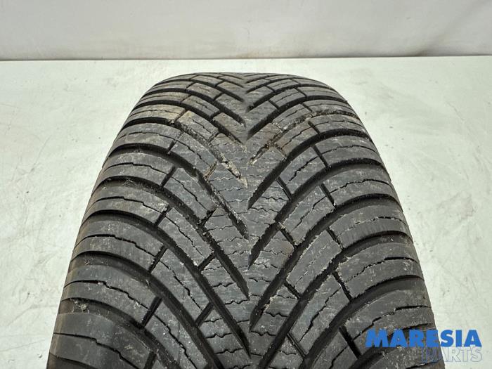 Używane Opona Peugeot Partner Tepee (7A/B/C/D/E/F/G/J/P/S) 1.6 VTI 120 16V Phase 1 Cena € 25,00 Procedura marży oferowane przez Maresia Parts
