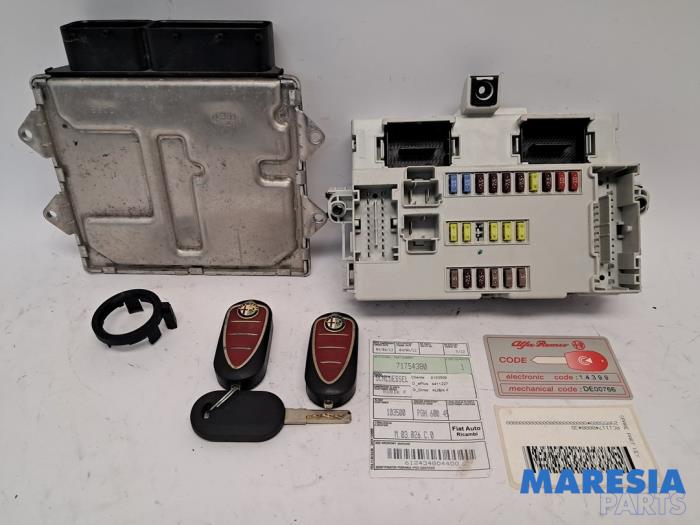 Used Engine management computer Alfa Romeo Giulietta (940) 1.4 TB 16V MultiAir Price € 380,00 Margin scheme offered by Maresia Parts