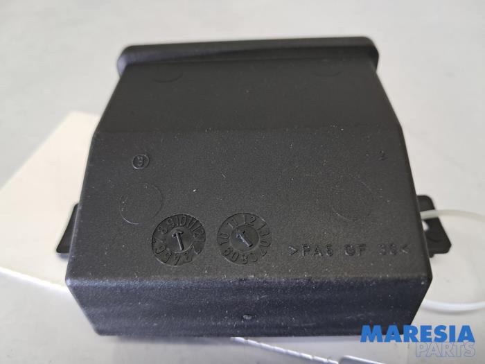 Usagé Ordinateur éclairage Alfa Romeo Giulietta (940) 1.4 TB 16V MultiAir Prix € 75,00 Règlement à la marge proposé par Maresia Parts