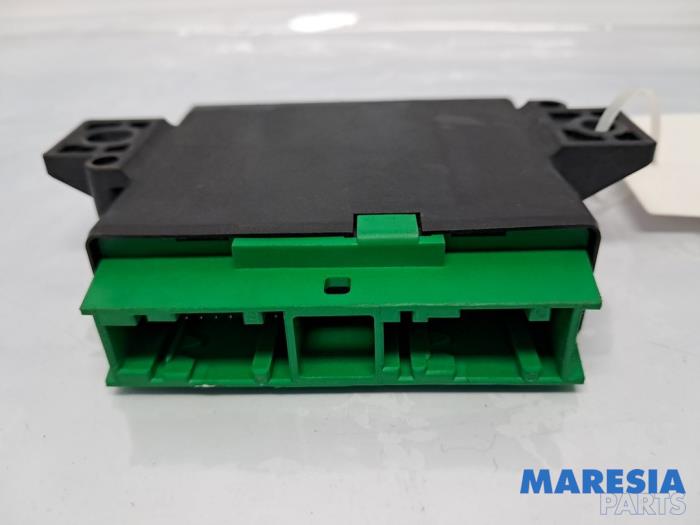 Begagnade PDC-modul Peugeot 208 I (CA/CC/CK/CL) 1.2 Vti 12V PureTech 82 Pris € 24,00 Marginaltabell erbjuds av Maresia Parts