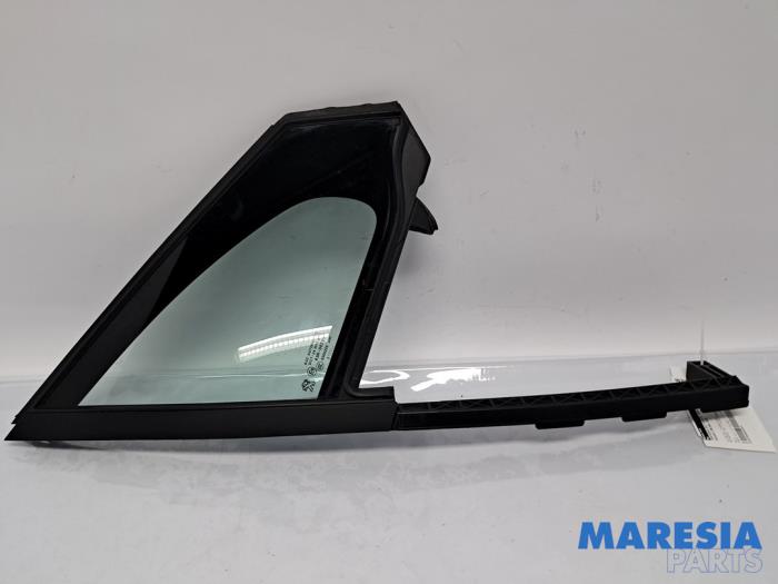Usados Ventanilla triangular derecha delante Peugeot 208 I (CA/CC/CK/CL) 1.2 Vti 12V PureTech 82 Precio € 34,99 Norma de margen ofrecido por Maresia Parts
