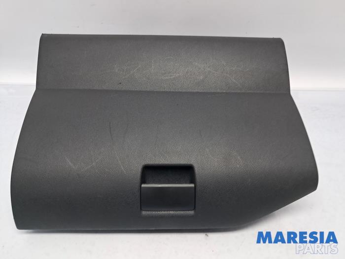 Begagnade Handskfack Peugeot Partner Tepee (7A/B/C/D/E/F/G/J/P/S) 1.6 VTI 120 16V Phase 1 Pris € 30,00 Marginaltabell erbjuds av Maresia Parts