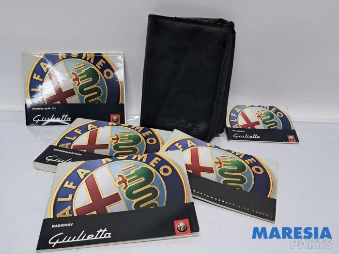 Używane Instrukcja Alfa Romeo Giulietta (940) 1.4 TB 16V MultiAir Cena € 30,00 Procedura marży oferowane przez Maresia Parts