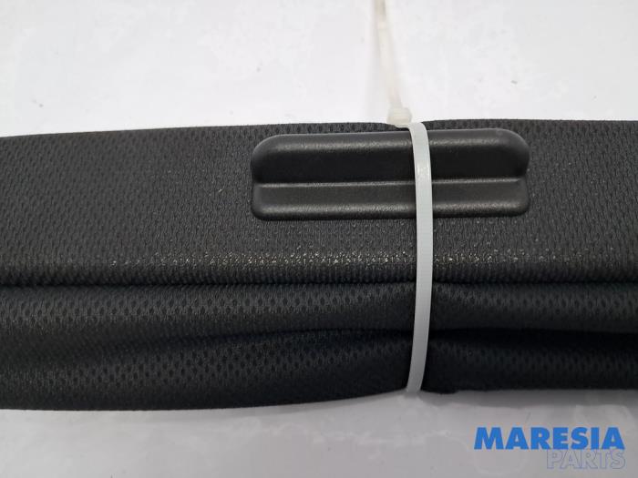 Begagnade Markis Alfa Romeo Giulietta (940) 1.4 TB 16V MultiAir Pris € 197,50 Marginaltabell erbjuds av Maresia Parts