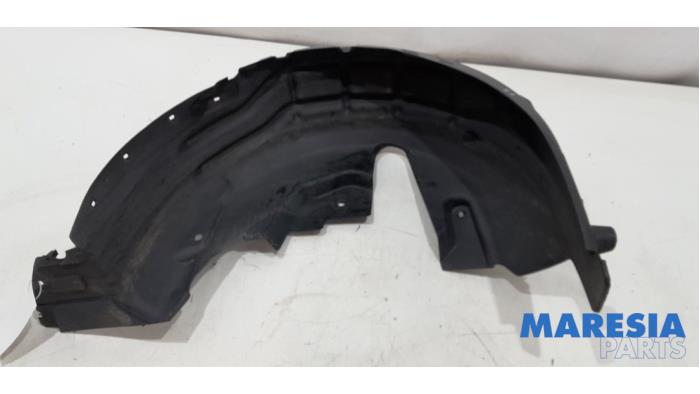 Używane Nadkole Peugeot 208 II (UB/UH/UP) 1.2 Vti 12V PureTech 75 Cena € 36,99 Procedura marży oferowane przez Maresia Parts