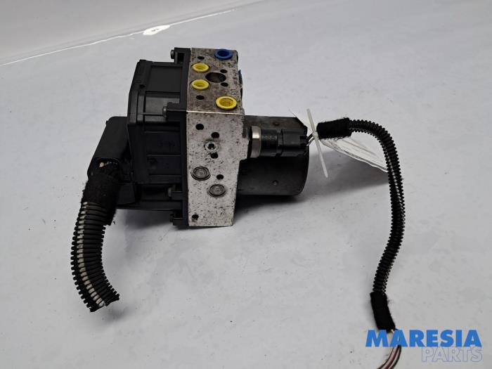 Used ABS pump Peugeot 307 CC (3B) 2.0 16V Price € 105,00 Margin scheme offered by Maresia Parts