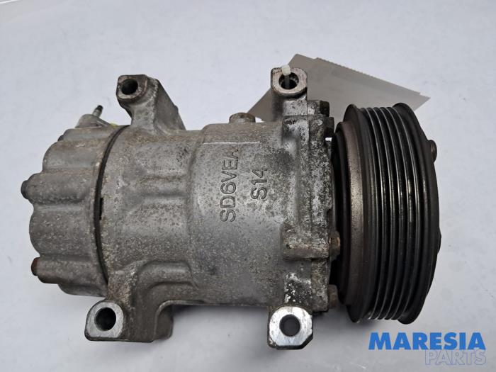 Usagé Compresseur de clim Peugeot 307 CC (3B) 2.0 16V Prix € 99,00 Règlement à la marge proposé par Maresia Parts