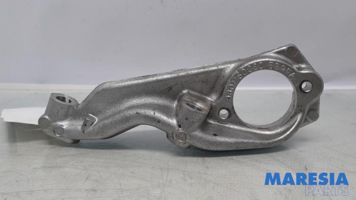 Drive shaft support bearing and bracket