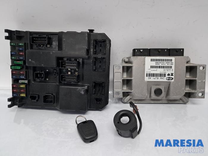 Used Engine management computer Peugeot 307 CC (3B) 2.0 16V Price € 262,50 Margin scheme offered by Maresia Parts