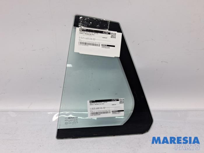 Usados Ventanilla triangular derecha detrás Renault Megane III Grandtour (KZ) 1.4 16V TCe 130 Precio € 65,00 Norma de margen ofrecido por Maresia Parts