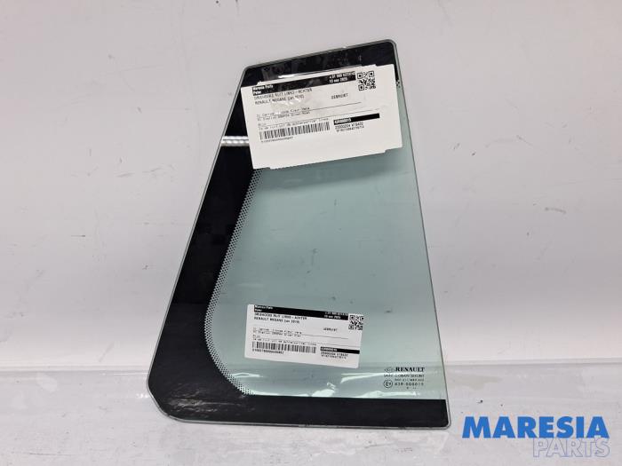 Usados Ventanilla triangular izquierda detrás Renault Megane III Grandtour (KZ) 1.4 16V TCe 130 Precio € 65,00 Norma de margen ofrecido por Maresia Parts