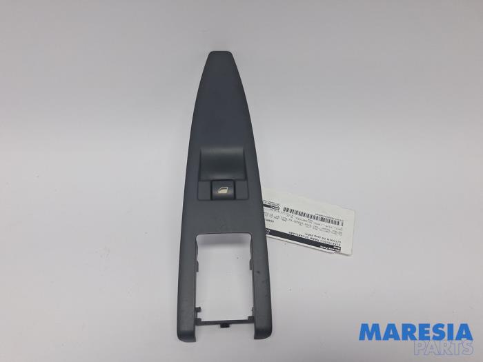 Usados Interruptor de ventanilla eléctrica Citroen C6 (TD) 2.7 HDiF V6 24V Precio € 34,99 Norma de margen ofrecido por Maresia Parts