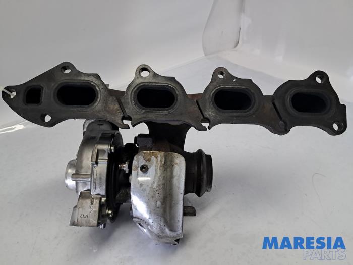 Używane Turbo Opel Vivaro 2.0 CDTI 122 Cena € 320,65 Z VAT oferowane przez Maresia Parts