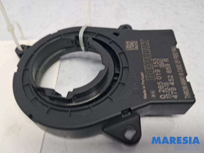 Begagnade Styrvinkelsensor Renault Clio IV (5R) 0.9 Energy TCE 90 12V Pris € 19,99 Marginaltabell erbjuds av Maresia Parts
