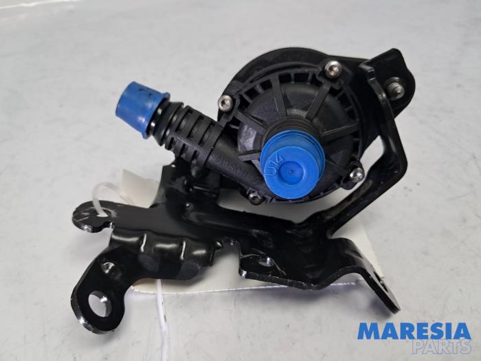 Begagnade Extra vattenpump Alfa Romeo Junior 1.2 Hybrid Ibrida Pris € 54,00 Marginaltabell erbjuds av Maresia Parts