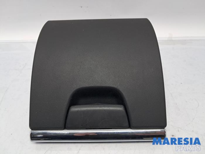 Begagnade Handskfack Citroen C6 (TD) 2.7 HDiF V6 24V Pris € 50,00 Marginaltabell erbjuds av Maresia Parts