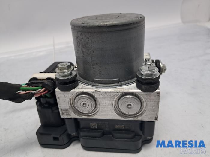 Used ABS pump Peugeot 308 (L3/L8/LB/LH/LP) 1.2 12V e-THP PureTech 110 Price € 219,99 Margin scheme offered by Maresia Parts
