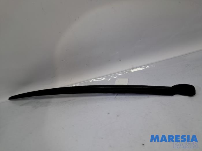 Begagnade Dekorstripe Citroen C6 (TD) 2.7 HDiF V6 24V Pris € 50,00 Marginaltabell erbjuds av Maresia Parts