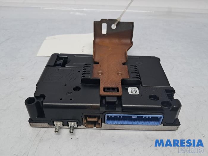 Usagé Module navigation Renault Trafic (1FL/2FL/3FL/4FL) 2.0 dCi 16V 130 Prix € 241,99 Prix TTC proposé par Maresia Parts