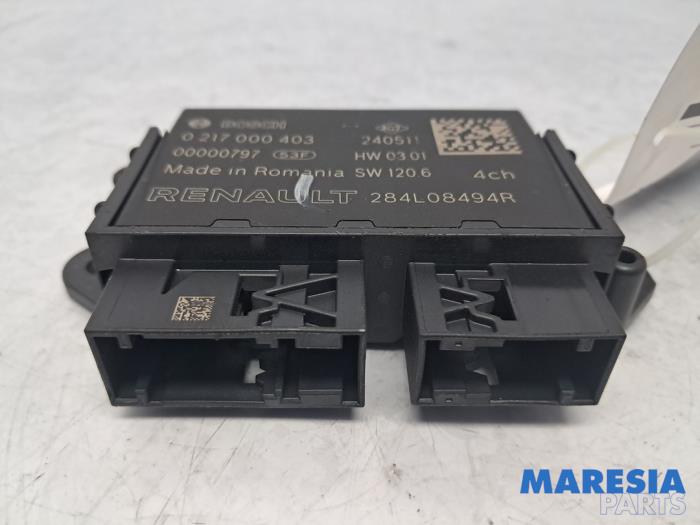 Usados Módulo PDC Renault Trafic (1FL/2FL/3FL/4FL) 2.0 dCi 16V 130 Precio € 151,24 IVA incluido ofrecido por Maresia Parts