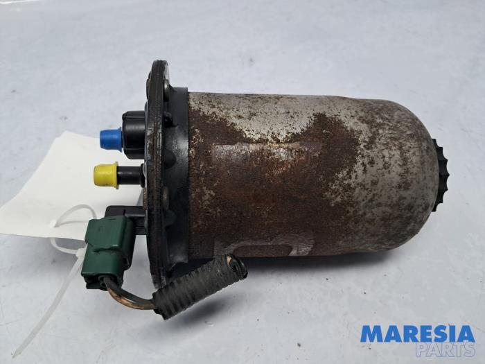 Gebrauchte Kraftstofffiltergehäuse Renault Trafic (1FL/2FL/3FL/4FL) 1.6 dCi 120 Twin Turbo Preis € 48,34 Mit Mehrwertsteuer angeboten von Maresia Parts