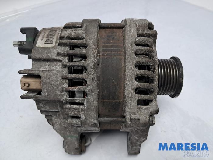 Usagé Dynamo Renault Trafic (1FL/2FL/3FL/4FL) 1.6 dCi 120 Twin Turbo Prix € 96,74 Prix TTC proposé par Maresia Parts