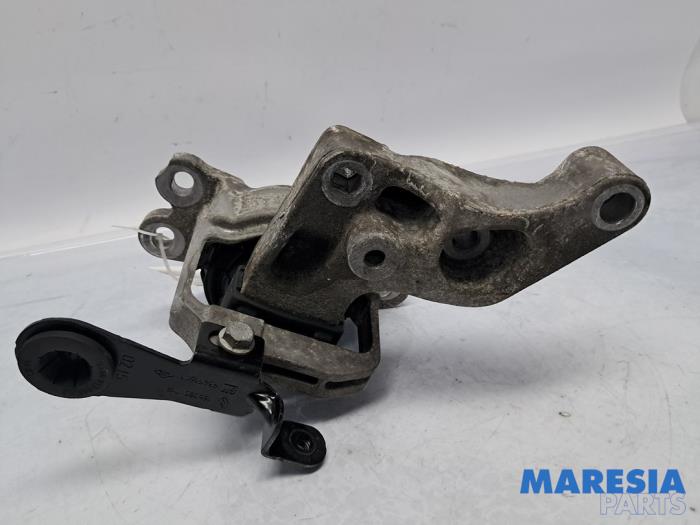 Used Engine mount Renault Trafic (1FL/2FL/3FL/4FL) 1.6 dCi 120 Twin Turbo Price € 42,29 Inclusive VAT offered by Maresia Parts