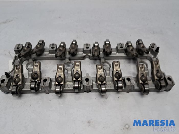 Usagé Axe culbuteur Citroen Jumper (U9) 2.2 HDi 130 Prix € 190,58 Prix TTC proposé par Maresia Parts