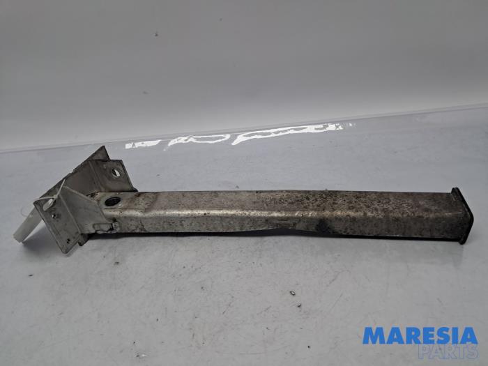 Begagnade Framdelsstöd Citroen DS4 (NX) 1.6 16V VTi 120 Pris € 25,00 Marginaltabell erbjuds av Maresia Parts