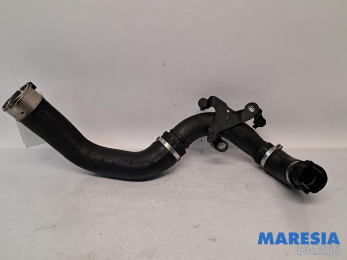Gebrauchte Intercooler Schlauch Renault Clio IV (5R) 0.9 Energy TCE 90 12V Preis € 40,00 Margenregelung angeboten von Maresia Parts