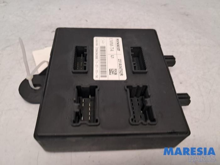 Używane Sterownik Body Control Renault Clio IV (5R) 0.9 Energy TCE 90 12V Cena € 69,99 Procedura marży oferowane przez Maresia Parts