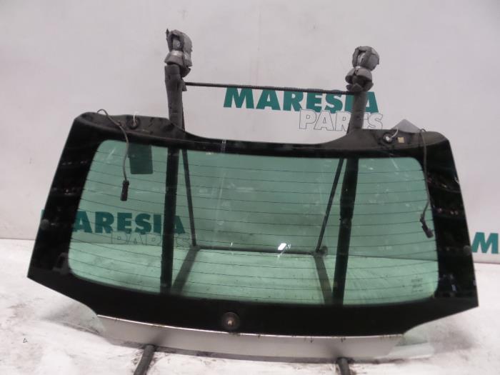Usados Ventanilla detrás Fiat Stilo MW (192C) 1.6 16V Precio € 50,00 Norma de margen ofrecido por Maresia Parts