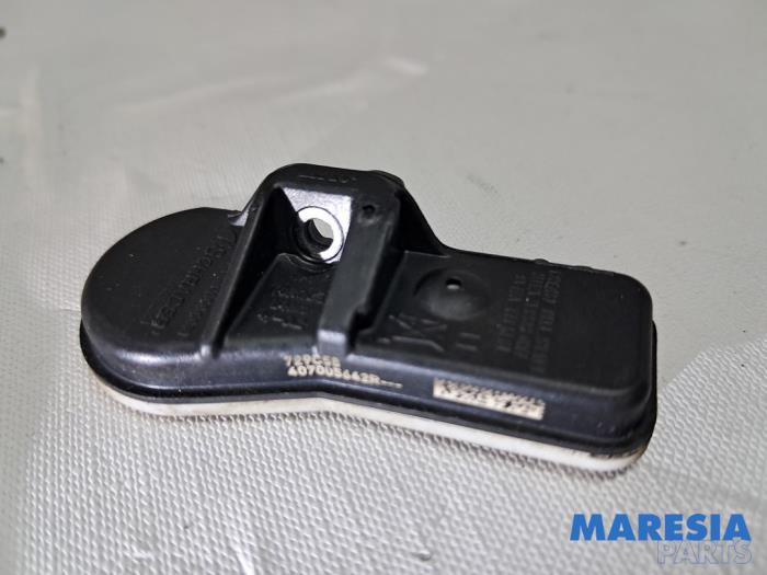 Begagnade Däcktryckssensor Renault Clio IV (5R) 0.9 Energy TCE 90 12V Pris € 15,00 Marginaltabell erbjuds av Maresia Parts