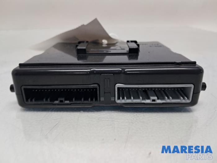 Używane Modul climatronic Renault Megane IV (RFBB) 1.2 Energy TCE 130 Cena € 75,00 Procedura marży oferowane przez Maresia Parts