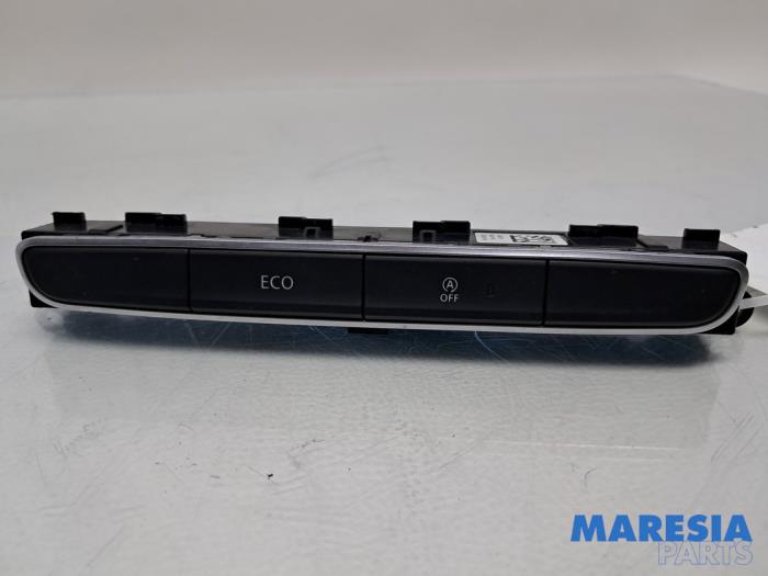 Begagnade Brytare Renault Megane IV (RFBB) 1.2 Energy TCE 130 Pris € 49,50 Marginaltabell erbjuds av Maresia Parts