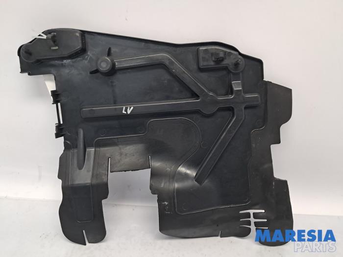 Begagnade Lufttratt Peugeot 2008 (CU) 1.2 Vti 12V PureTech 82 Pris € 25,00 Marginaltabell erbjuds av Maresia Parts