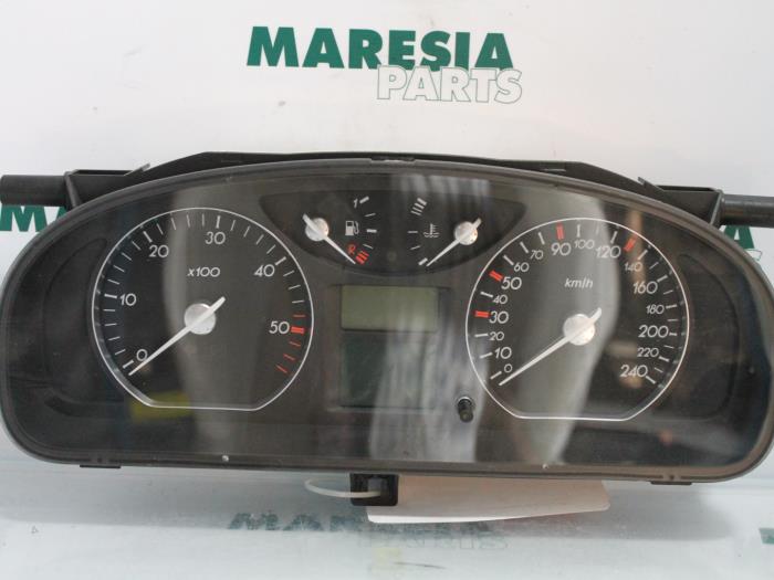 Begagnade Instrumentpanel Renault Laguna II Grandtour (KG) 2.2 dCi 150 16V Pris € 50,00 Marginaltabell erbjuds av Maresia Parts