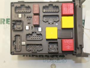Used Fuse box Renault Laguna II Grandtour (KG) 2.2 dCi 150 16V Price € 105,00 Margin scheme offered by Maresia Parts
