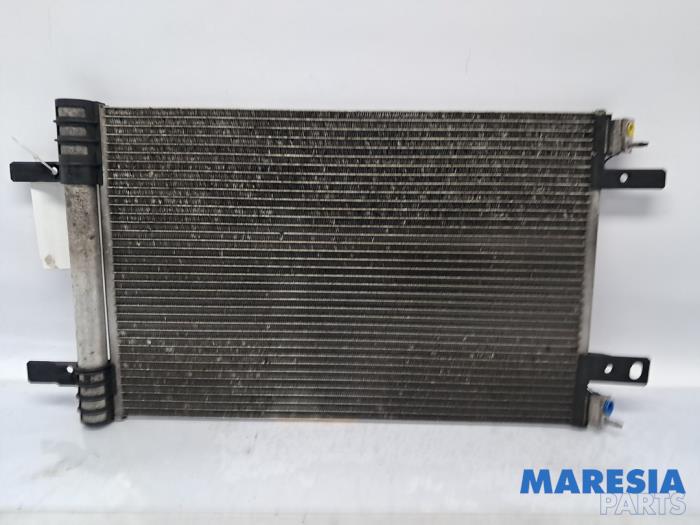 Usagé Condenseur de climatisation Citroen C4 Picasso (3D/3E) 1.6 16V THP 155 Prix € 75,00 Règlement à la marge proposé par Maresia Parts