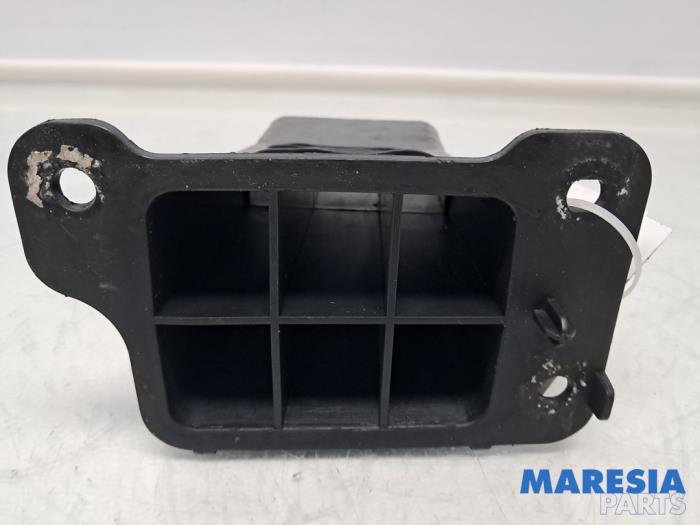 Begagnade Front Citroen C4 Picasso (3D/3E) 1.6 16V THP 155 Pris € 25,00 Marginaltabell erbjuds av Maresia Parts