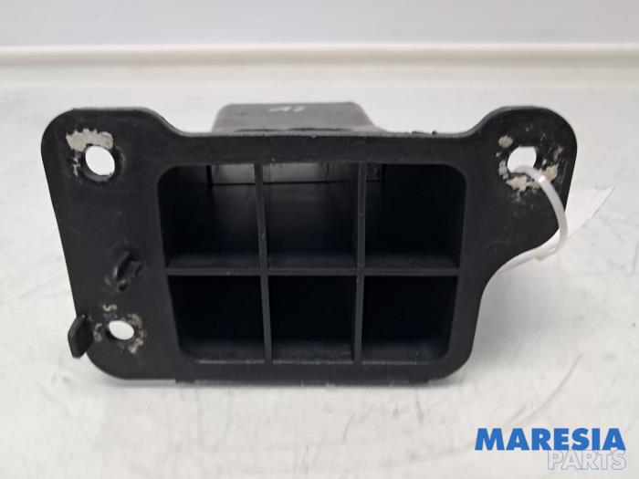 Begagnade Front Citroen C4 Picasso (3D/3E) 1.6 16V THP 155 Pris € 25,00 Marginaltabell erbjuds av Maresia Parts