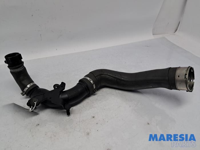 Used Intercooler hose Renault Megane IV (RFBB) 1.2 Energy TCE 130 Price € 122,50 Margin scheme offered by Maresia Parts