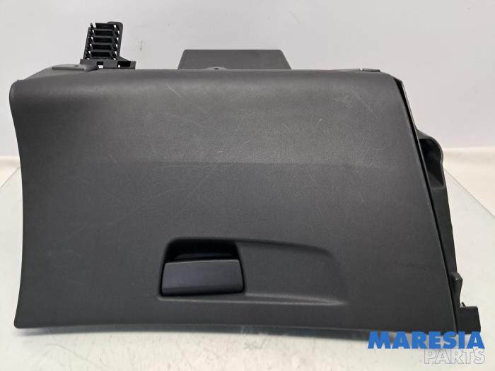 Begagnade Handskfack Citroen C4 Picasso (3D/3E) 1.6 16V THP 155 Pris € 59,00 Marginaltabell erbjuds av Maresia Parts