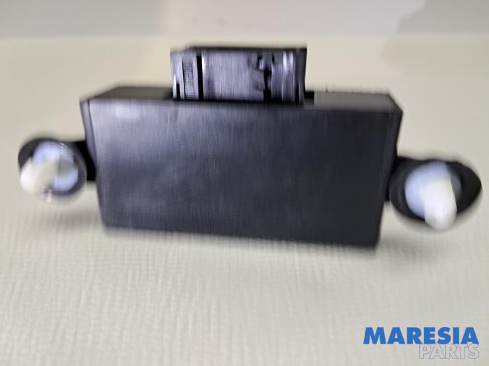 Begagnade Elspegelmodul Citroen C4 Picasso (3D/3E) 1.6 16V THP 155 Pris € 25,00 Marginaltabell erbjuds av Maresia Parts