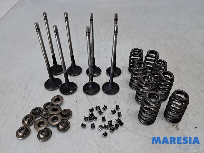 Gebrauchte Einlassventil Peugeot 308 (4A/C) 1.6 16V THP Autom. Preis € 30,00 Margenregelung angeboten von Maresia Parts
