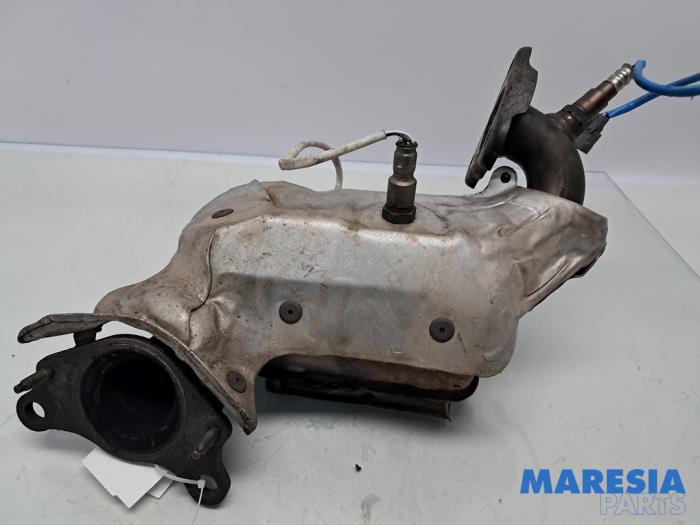 Używane Katalizator Renault Megane IV (RFBB) 1.2 Energy TCE 130 Cena € 225,00 Procedura marży oferowane przez Maresia Parts