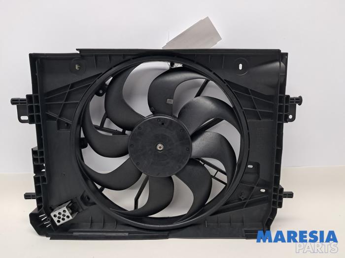 Używane Silnik wentylatora Renault Clio IV (5R) 0.9 Energy TCE 90 12V Cena € 43,99 Procedura marży oferowane przez Maresia Parts