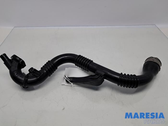 Begagnade Laddluftkylarrör Renault Clio IV (5R) 0.9 Energy TCE 90 12V Pris € 29,98 Marginaltabell erbjuds av Maresia Parts